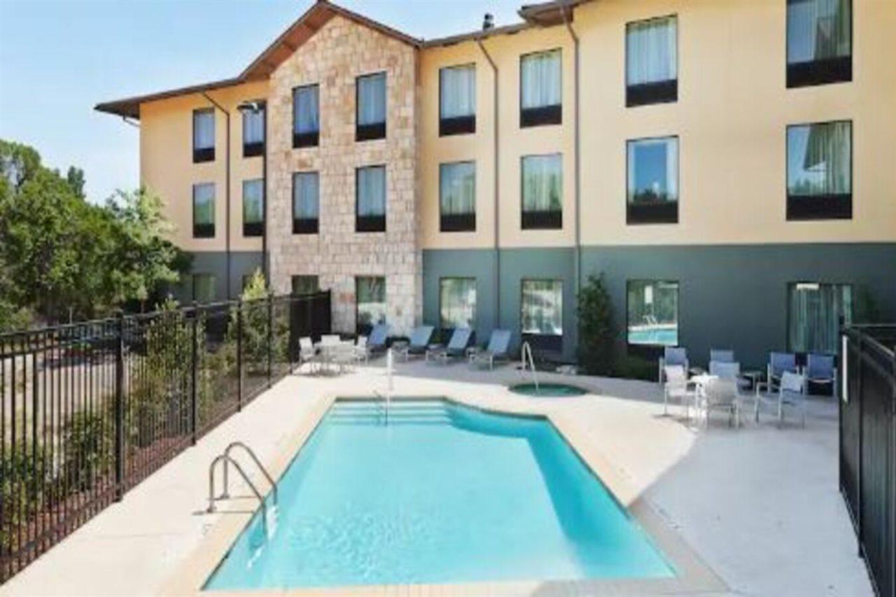 Hampton Inn And Suites Austin - Лейкуей Екстериор снимка