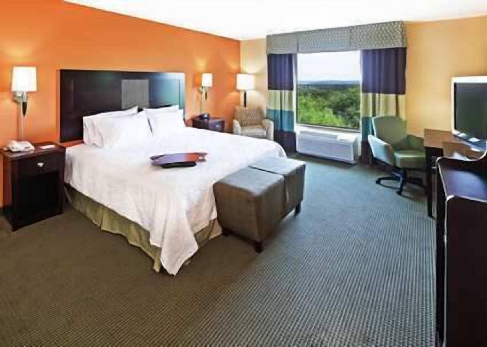 Hampton Inn And Suites Austin - Лейкуей Екстериор снимка