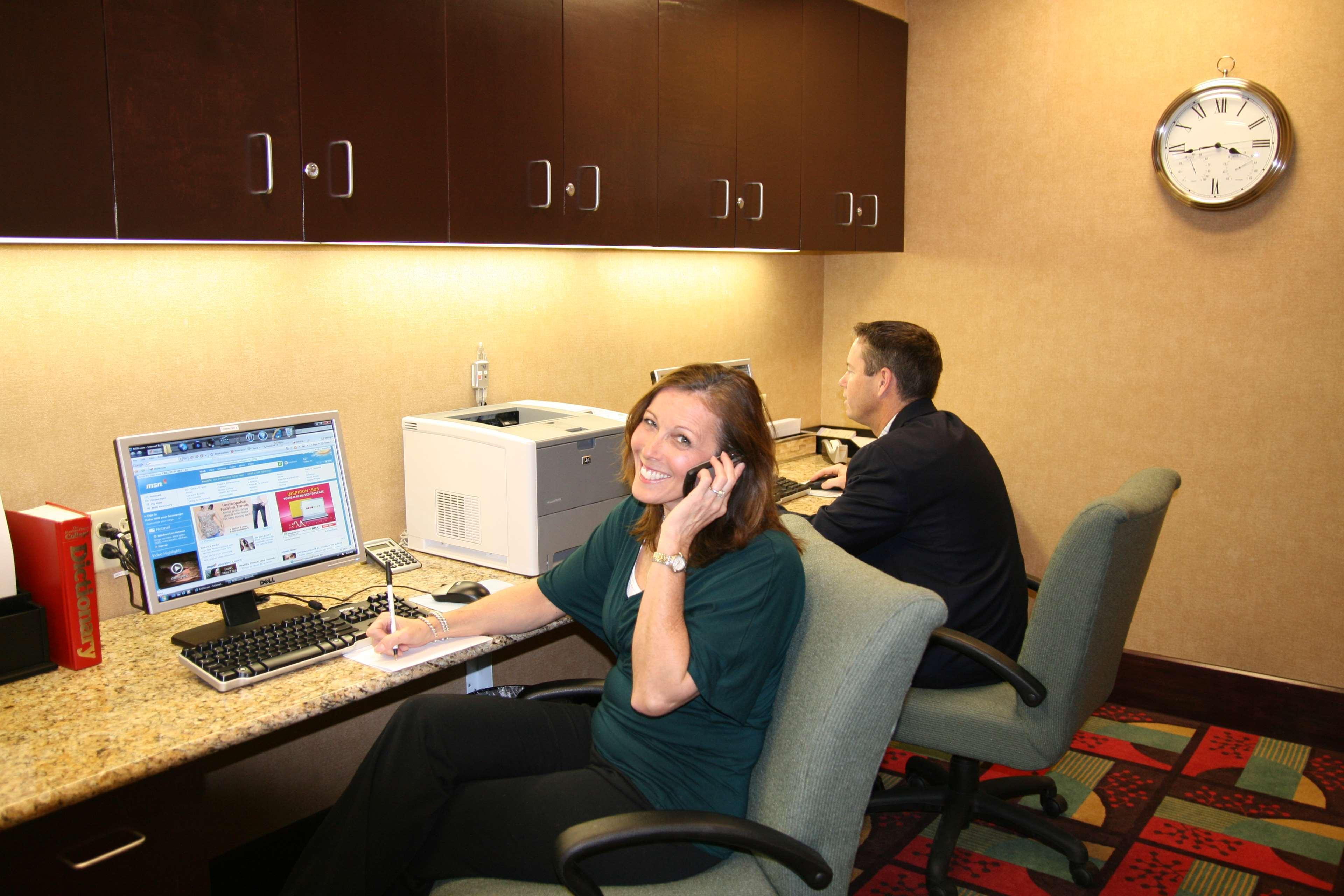Hampton Inn And Suites Austin - Лейкуей Съоръжения снимка