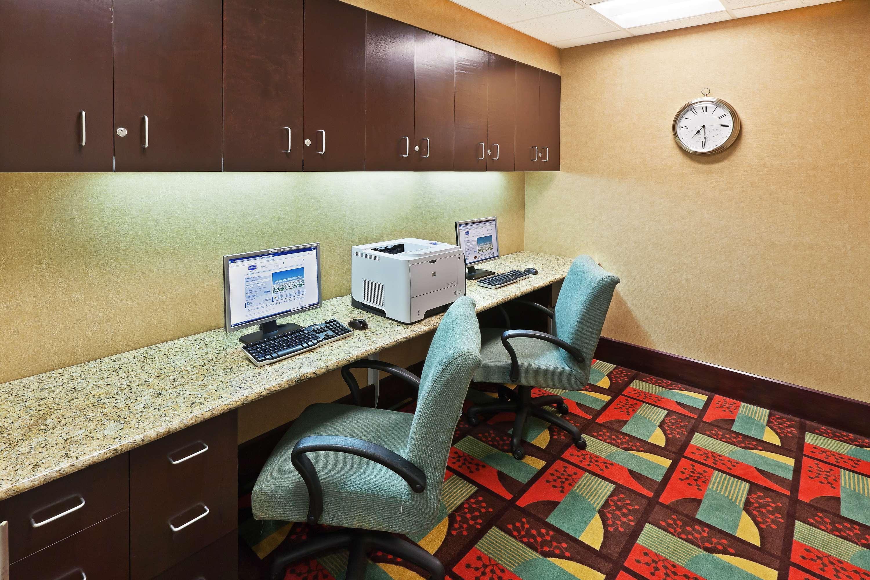 Hampton Inn And Suites Austin - Лейкуей Съоръжения снимка