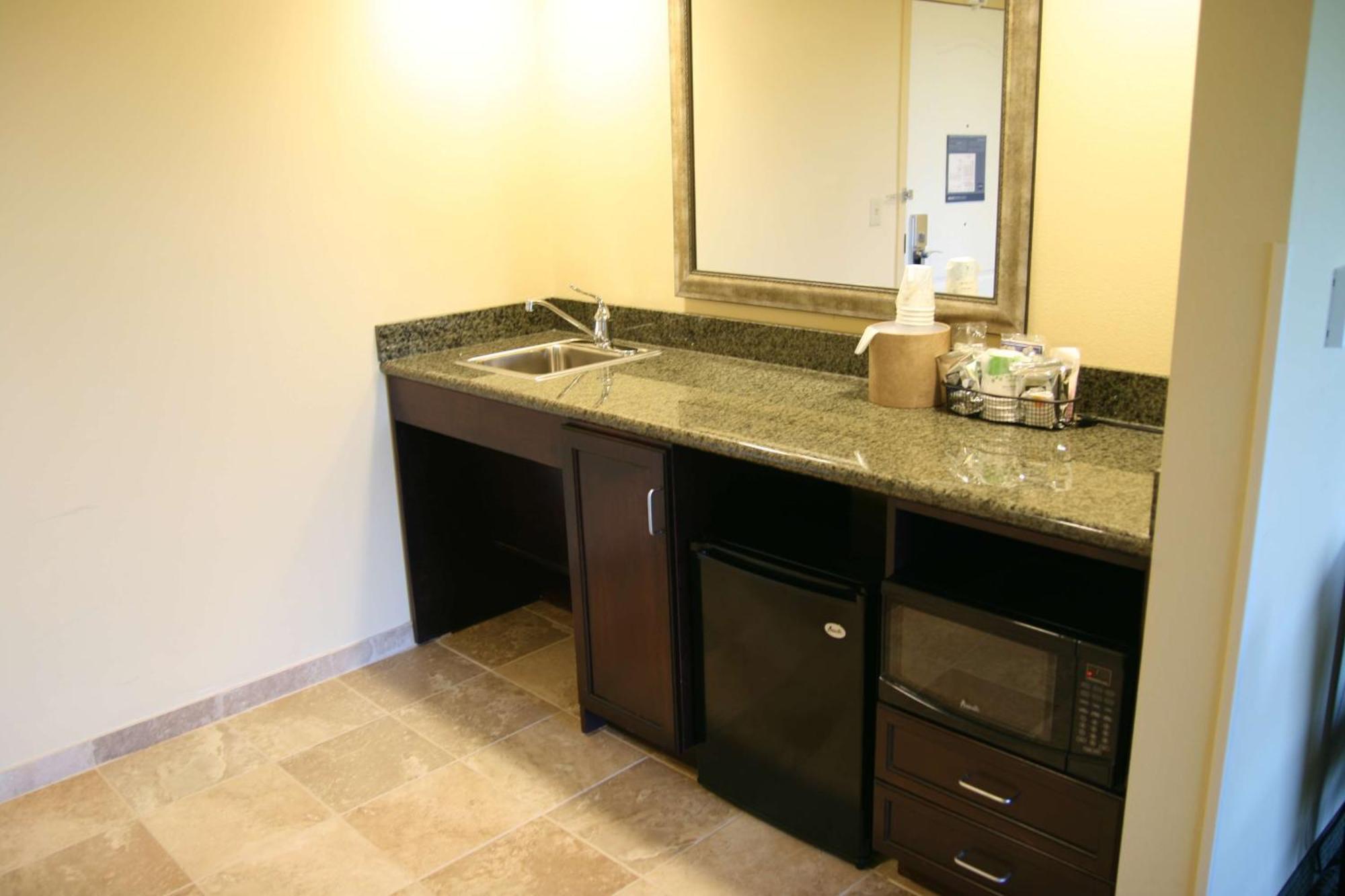 Hampton Inn And Suites Austin - Лейкуей Екстериор снимка