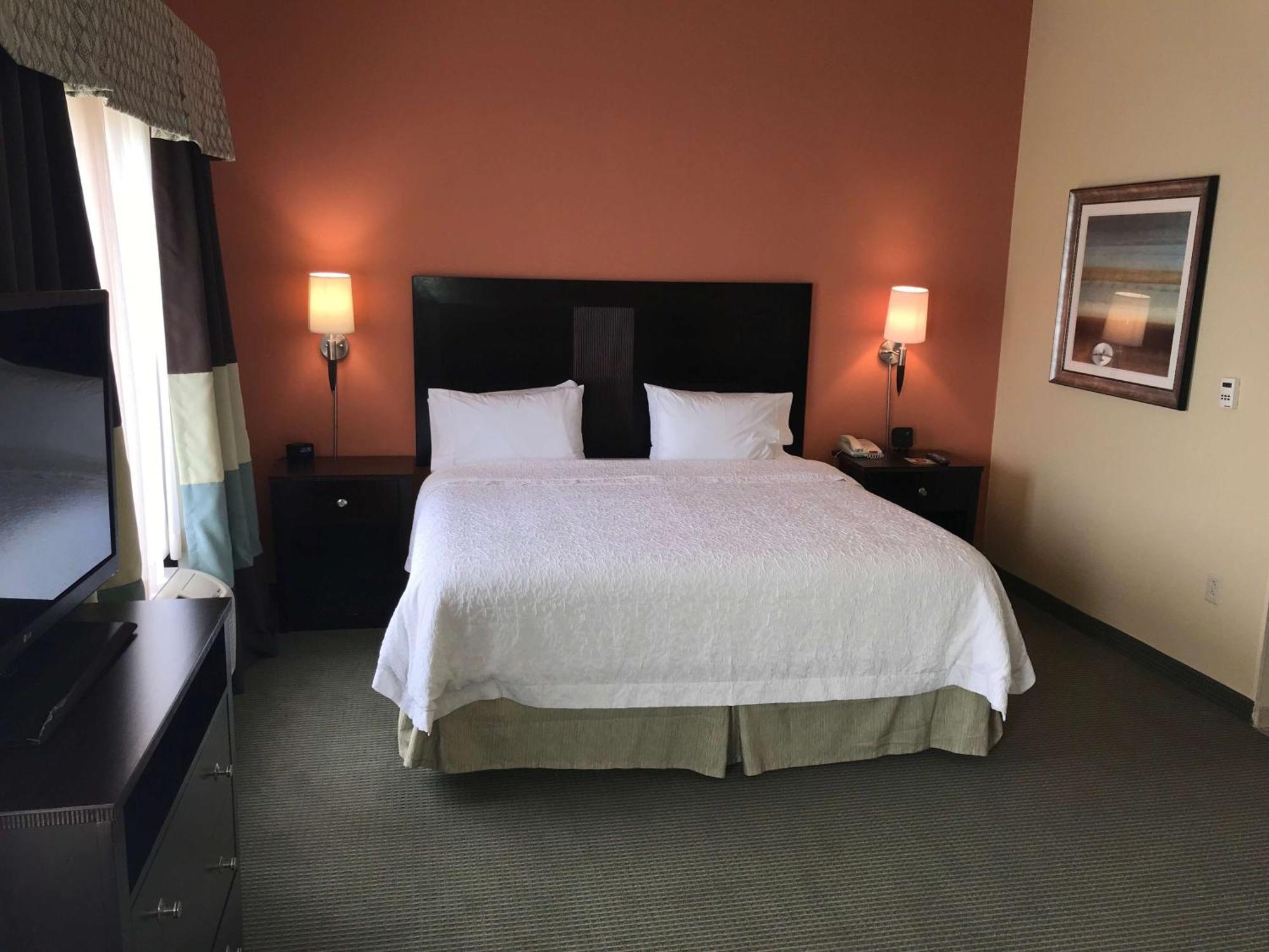 Hampton Inn And Suites Austin - Лейкуей Екстериор снимка