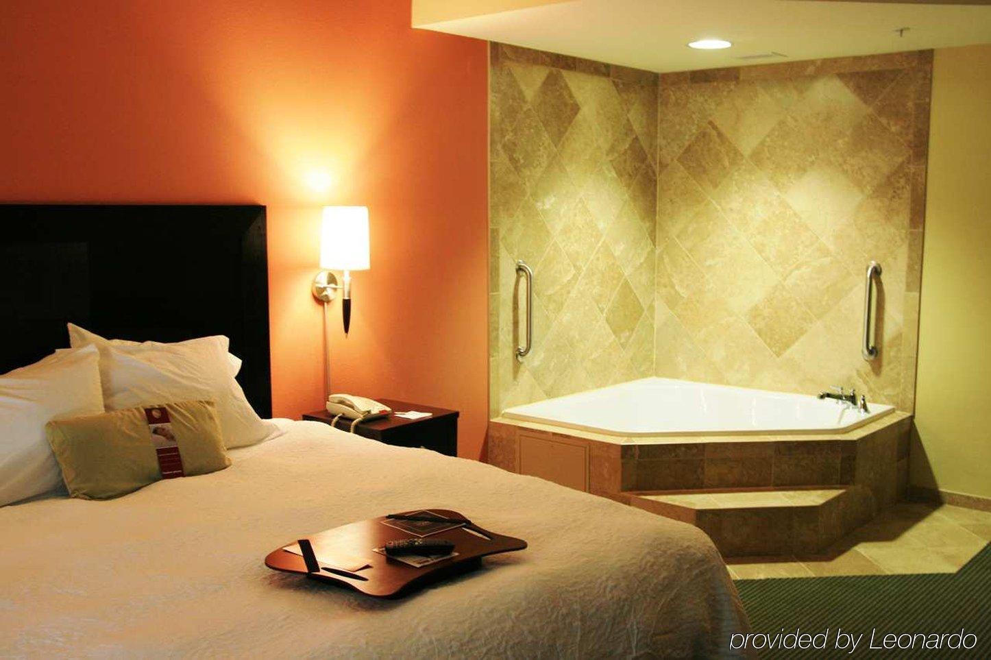 Hampton Inn And Suites Austin - Лейкуей Стая снимка
